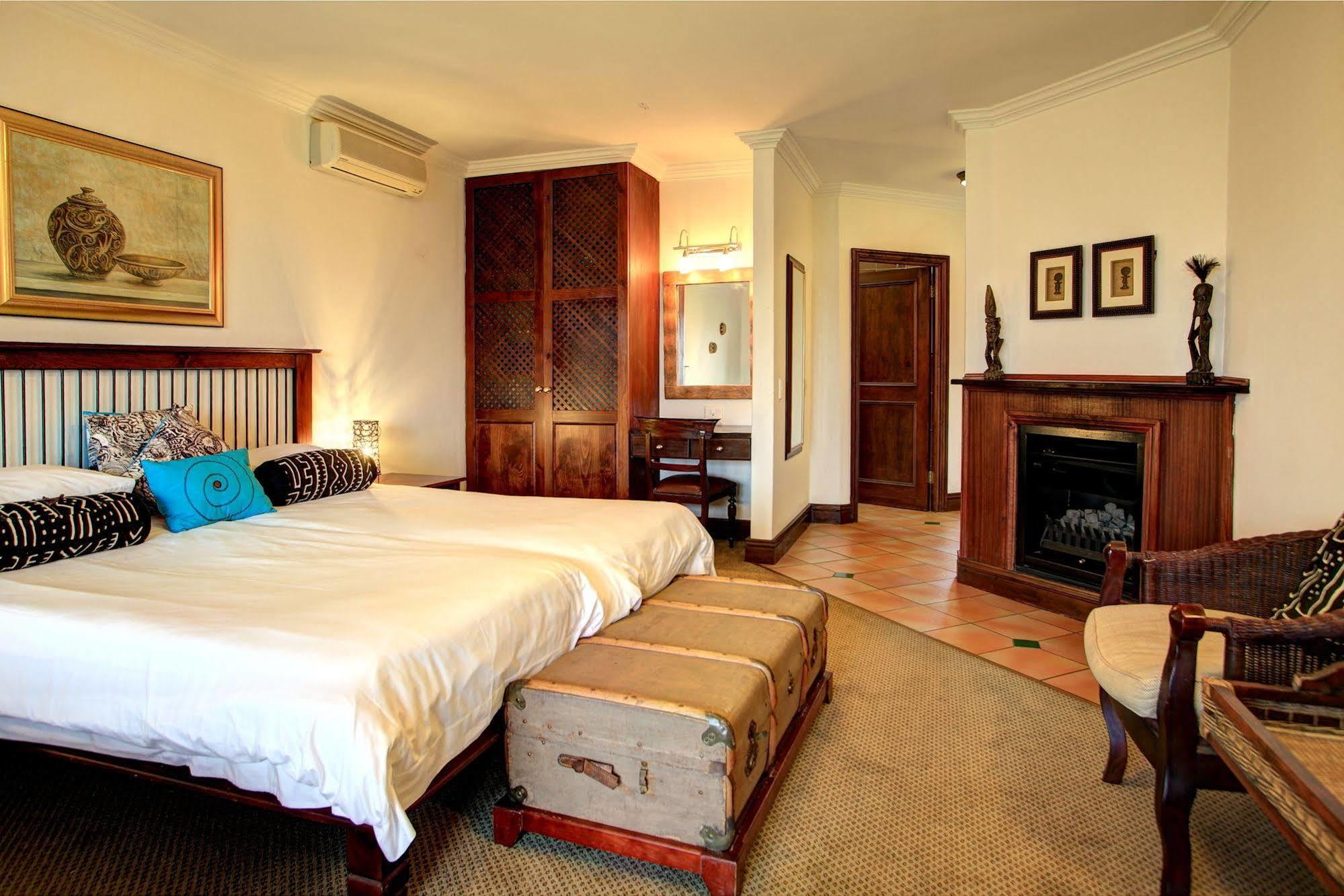 Far Hills Country Hotel Victoria Bay Dış mekan fotoğraf